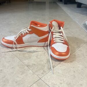 Nike air jordan 1 mid mens 7.5 womens 9